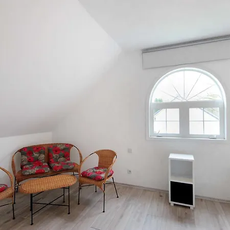 Ferienhaus Serams By Rujana *